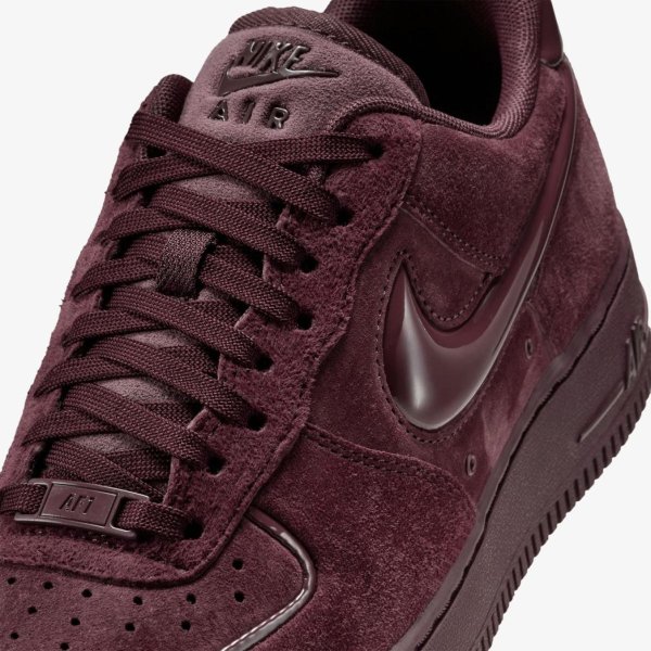 Жіночі кросівки NIKE WMNS AIR FORCE 1 07 BURGUNDY CRUSH