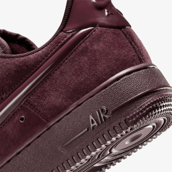 Жіночі кросівки NIKE WMNS AIR FORCE 1 07 BURGUNDY CRUSH