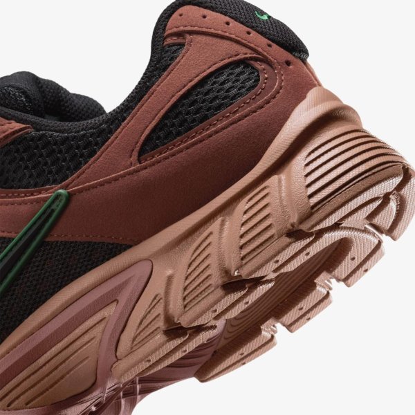 Чоловічі кросівки NIKE V5 RNR