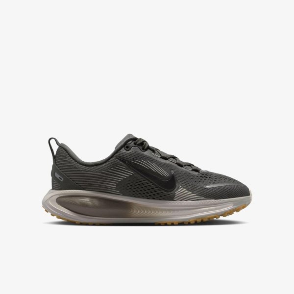 Дитячі кросівки NIKE VOMERO 18 (GS)