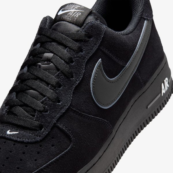 Чоловічі кросівки NIKE AIR FORCE 1 07 LV8