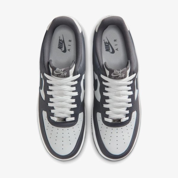 Чоловічі кросівки NIKE AIR FORCE 1 07