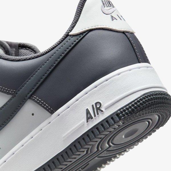 Чоловічі кросівки NIKE AIR FORCE 1 07