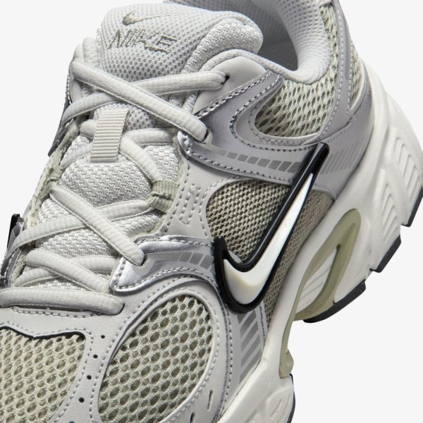 Жіночі кросівки NIKE W V5 RNR