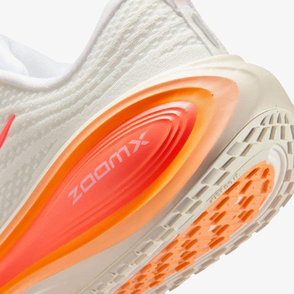 Жіночі кросівки NIKE W VOMERO PLUS