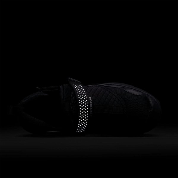 Жіночі кросівки WMNS JORDAN TRUNNER LX TRIPLE BLACK