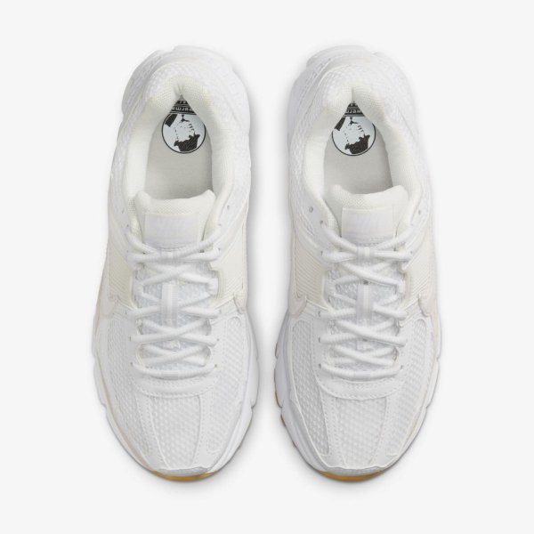 Жіночі кросівки NIKE W ZOOM VOMERO 5