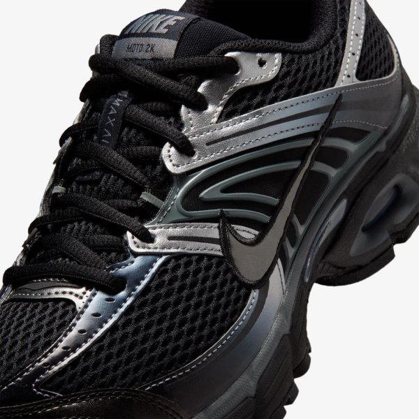 Жіночі кросівки NIKE AIR MAX MOTO 2K BLACK / METALLIC SILVER
