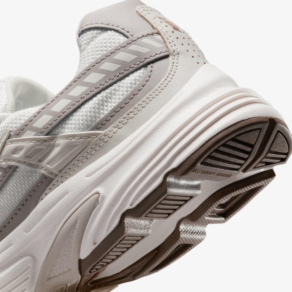 Жіночі кросівки NIKE WMNS INITIATOR