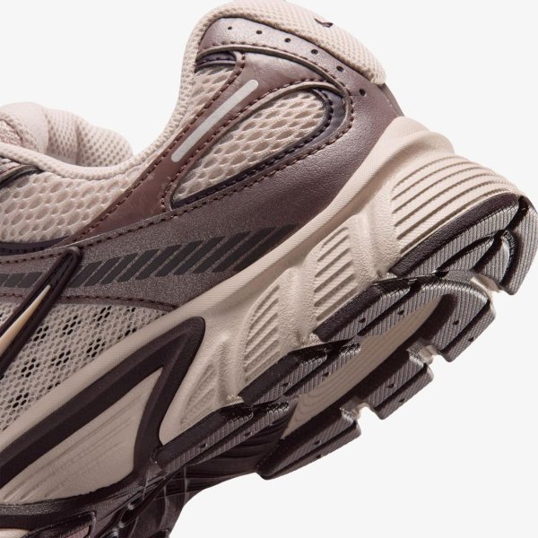 Жіночі кросівки NIKE W V5 RNR SE