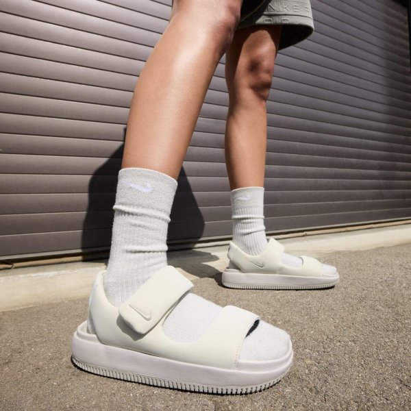 Жіночі сандалії Nike WMNS CALM SANDAL