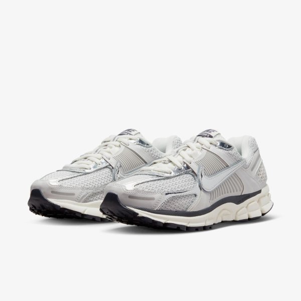 Жіночі кросівки NIKE ZOOM VOMERO 5