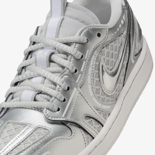 Жіночі кросівки WMNS AIR JORDAN 1 LOW METHOD OF MAKE V3 METALLIC SILVER