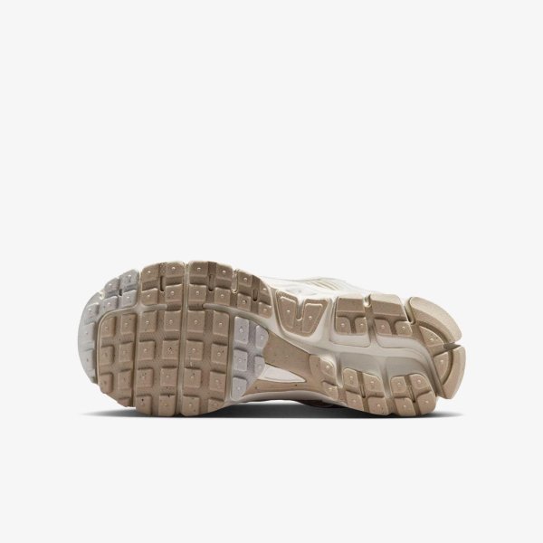 Дитячі кросівки NIKE VOMERO 5 LIGHT BONE / CREAM (GS)