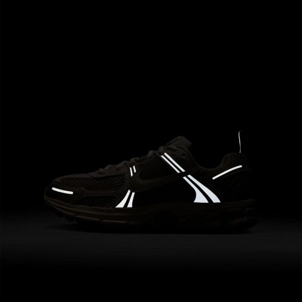 Дитячі кросівки NIKE VOMERO 5 LIGHT BONE / CREAM (GS)