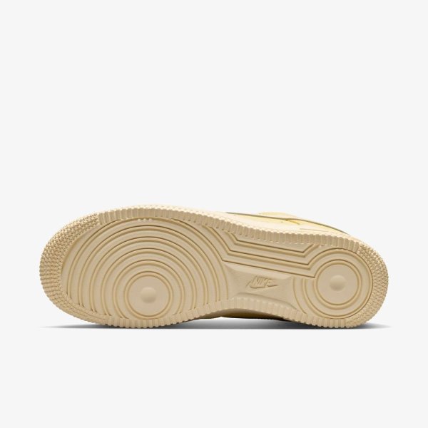 Женские кроссовки NIKE WMNS AIR FORCE 1 RETRO PREMIUM SOFT YELLOW