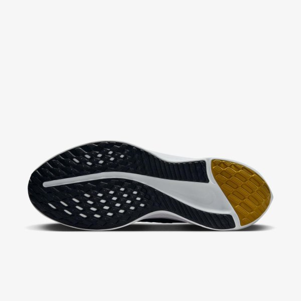 Чоловічі кросівки NIKE QUEST 5