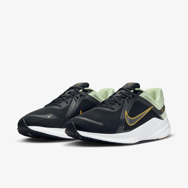 Чоловічі кросівки NIKE QUEST 5