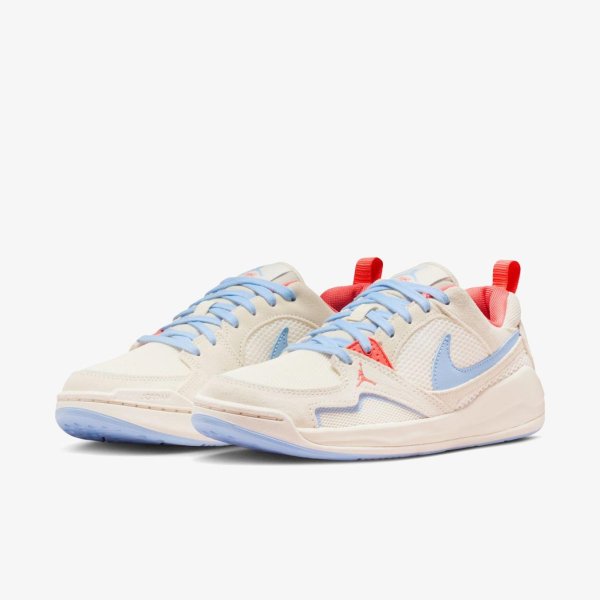 Женские кроссовки WMNS JORDAN CMFT ERA