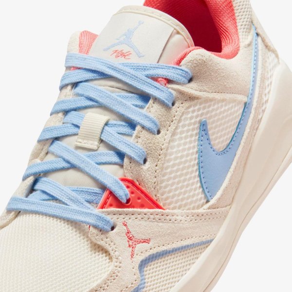 Женские кроссовки WMNS JORDAN CMFT ERA