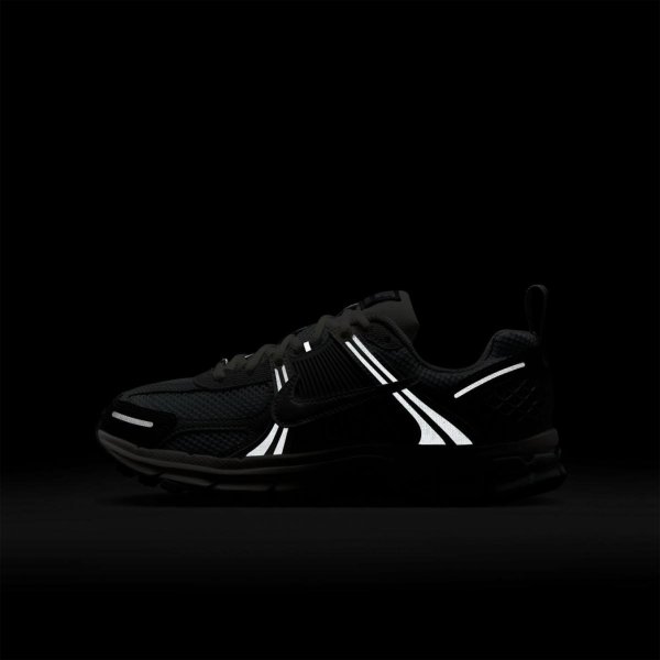 Дитячі кросівки NIKE VOMERO 5 PURE PLATINUM / METALLIC SILVER (GS)