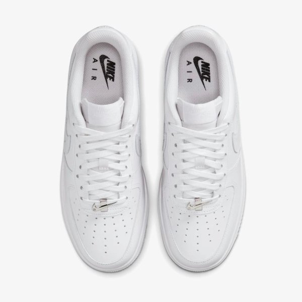 Женские кроссовки NIKE WMNS AIR FORCE 1 '07 PATENT TRIPLE WHITE