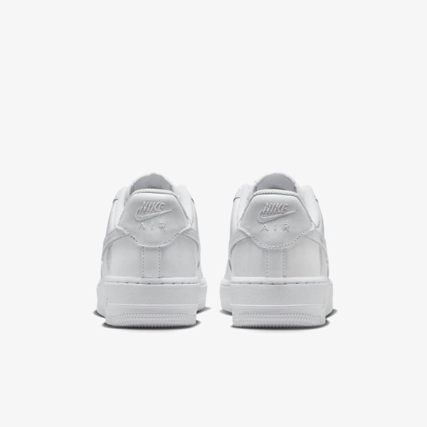 Женские кроссовки NIKE WMNS AIR FORCE 1 '07 PATENT TRIPLE WHITE