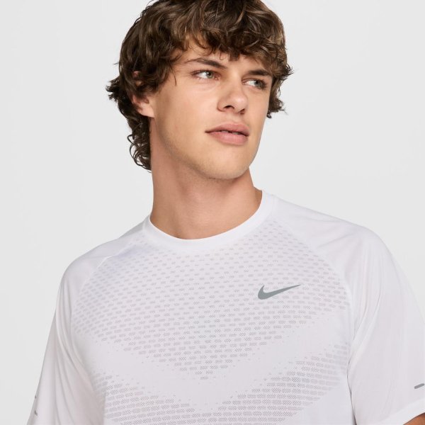 Чоловіча футболка NIKE M NK DFADV STRIDE SS TOP