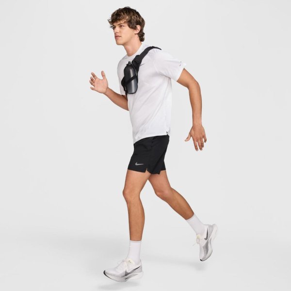 Чоловіча футболка NIKE M NK DFADV STRIDE SS TOP