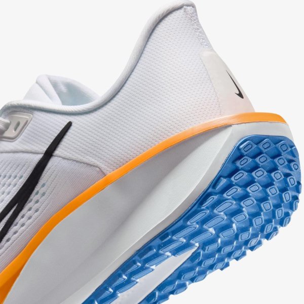 Чоловічі кросівки NIKE QUEST 6