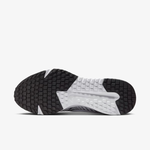 Чоловічі кросівки NIKE RUN DEFY