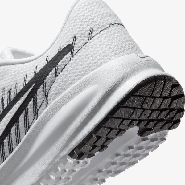 Чоловічі кросівки NIKE RUN DEFY