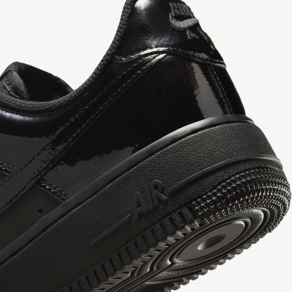Женские кроссовки NIKE WMNS AIR FORCE 1 '07 PATENT BLACK