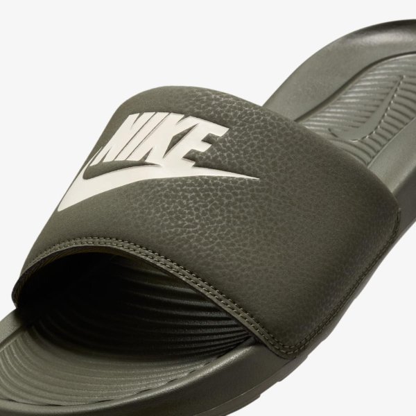 Чоловічі тапочки NIKE VICTORI ONE SLIDE