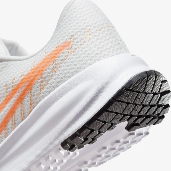 Жіночі кросівки NIKE W RUN DEFY