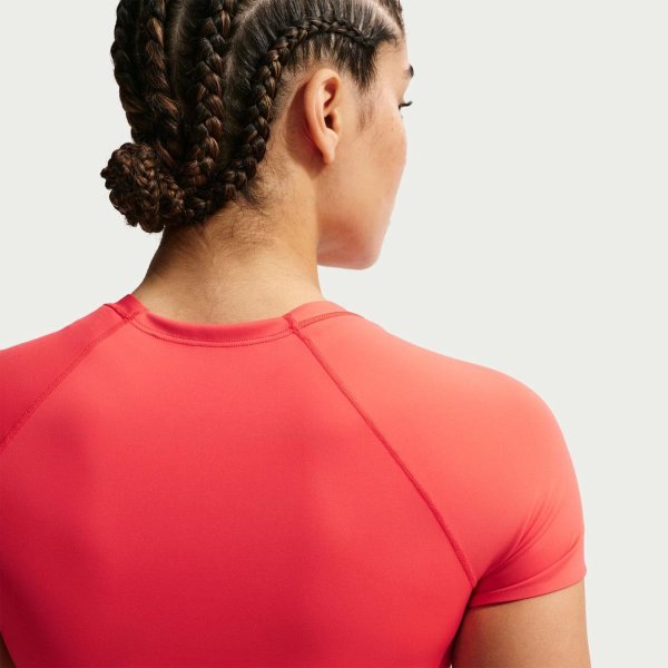 Жіноча футболка NIKE W NK DF UNVRSA SS TOP SNL