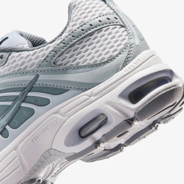 Детские кроссовки NIKE AIR MAX MOTO 2K (GS)