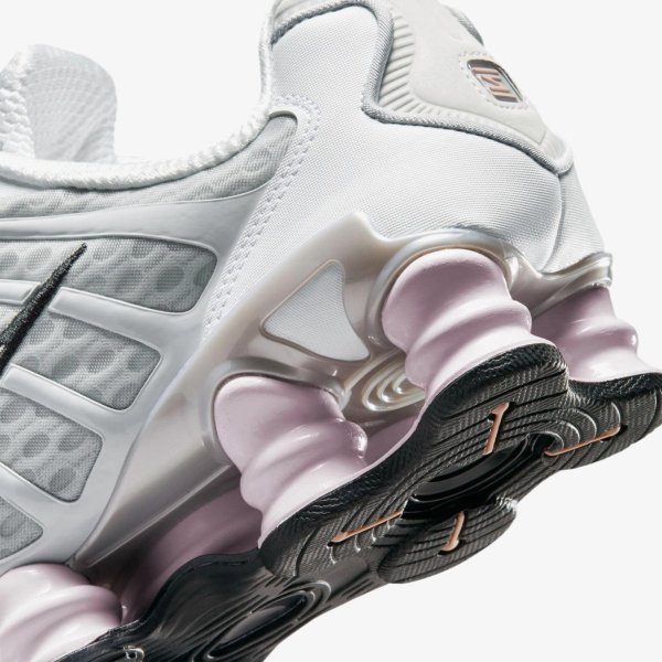 Жіночі кросівки NIKE W SHOX TL