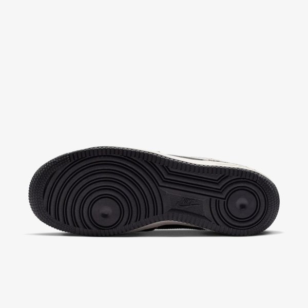 Жіночі кросівки NIKE WMNS AIR FORCE 1 '07 COW PRINT BLACK / WHITE