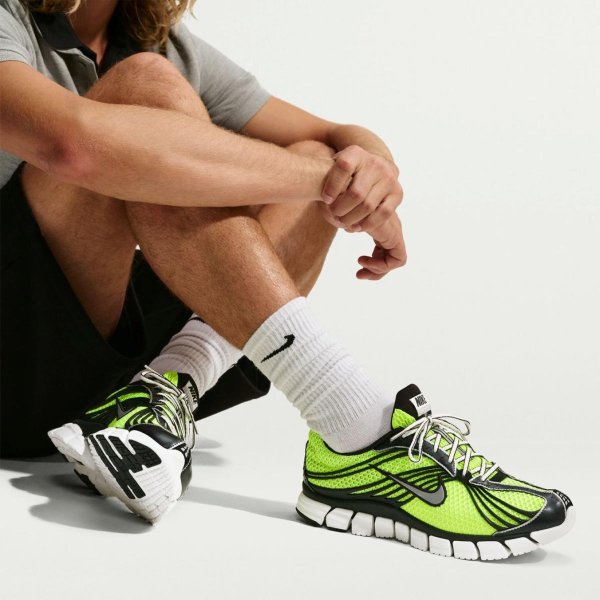 Чоловічі кросівки NIKE ZOOM SKYLON 11 VOLT / BLACK