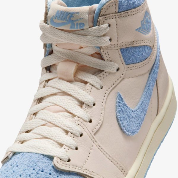 Женские кроссовки WMNS AIR JORDAN 1 RETRO HI OG