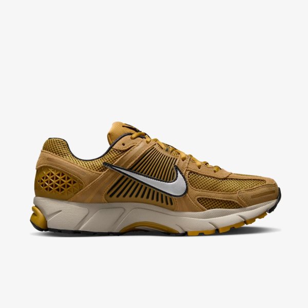 Чоловічі кросівки NIKE ZOOM VOMERO 5