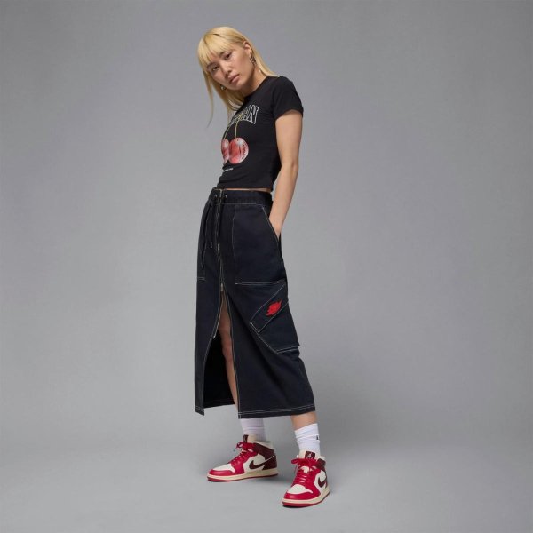 Женские кроссовки WMNS AIR JORDAN 1 MID