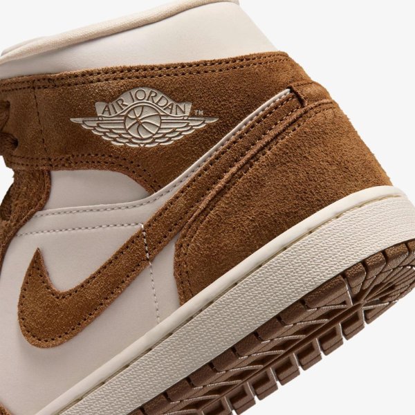 Жіночі кросівки AIR JORDAN 1 MID