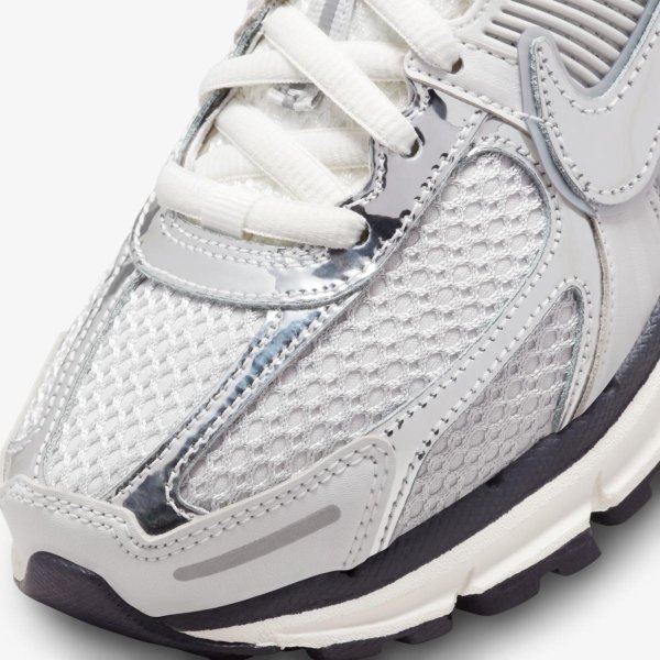 Женские кроссовки NIKE ZOOM VOMERO 5