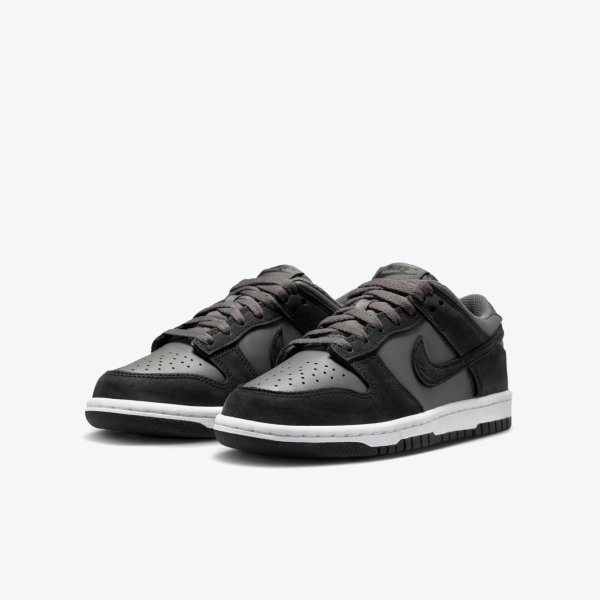 Детские кроссовки NIKE DUNK LOW SE (GS)