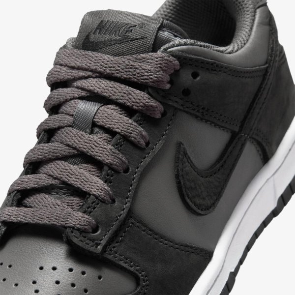 Детские кроссовки NIKE DUNK LOW SE (GS)