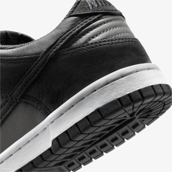 Детские кроссовки NIKE DUNK LOW SE (GS)