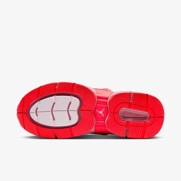 Женские кроссовки WMNS JORDAN TRUNNER O/S