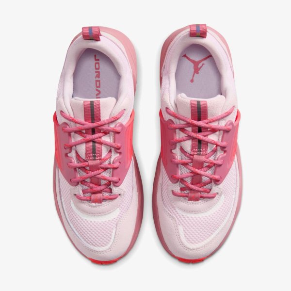 Женские кроссовки WMNS JORDAN TRUNNER O/S